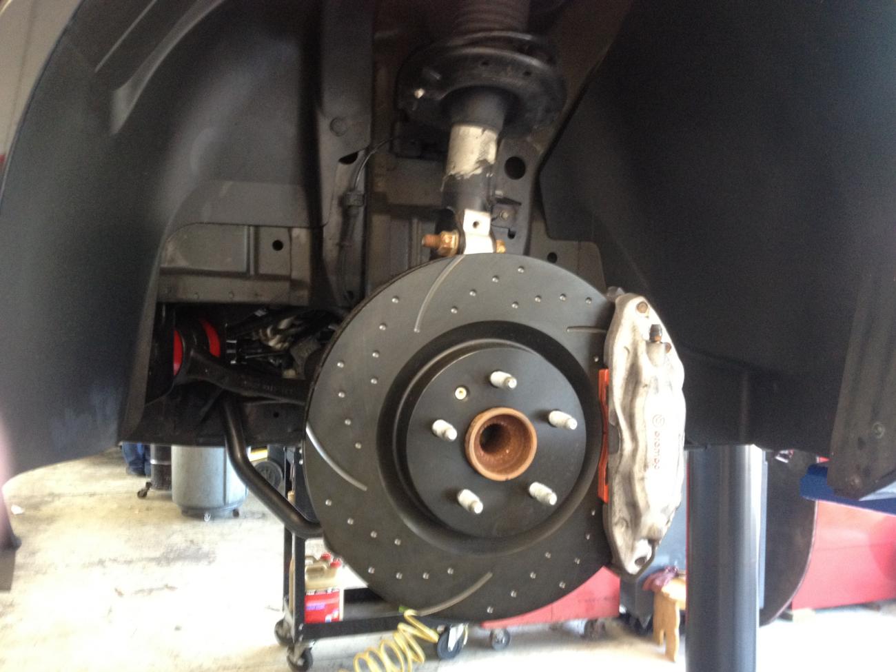 Front brakes..
Grantelli Rotors, Carbotech pads, racing brake lines, motul 600 brake fluid
