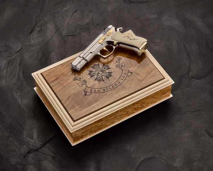 Name:  cz_75_rad_bileho_lva_zatisi_2-1500.jpg
Views: 5089
Size:  89.0 KB