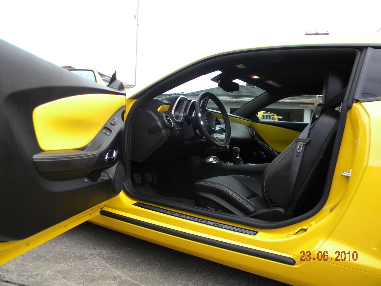 Interior Scorch Yellow Trim kit installed! - Camaro5 Chevy Camaro Forum /  Camaro ZL1, SS and V6 Forums 