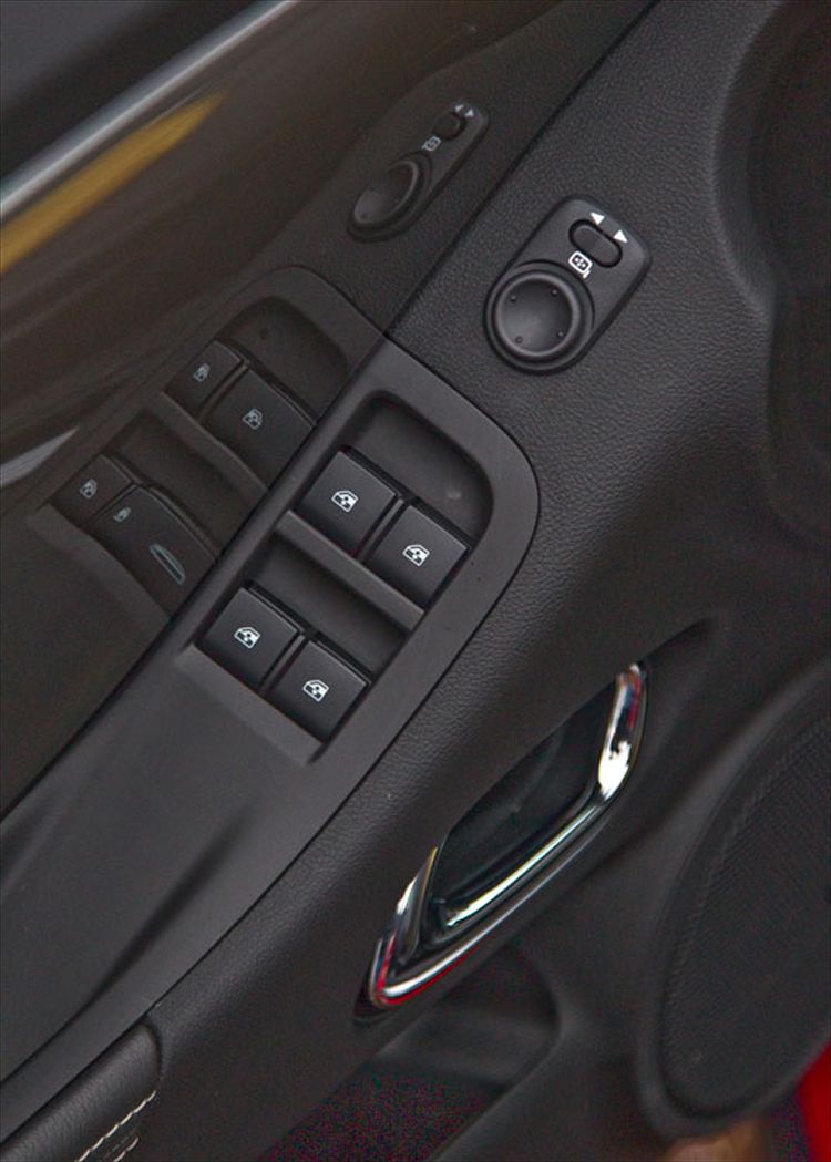 Name:  camaroconvertible10.jpg
Views: 11115
Size:  85.7 KB