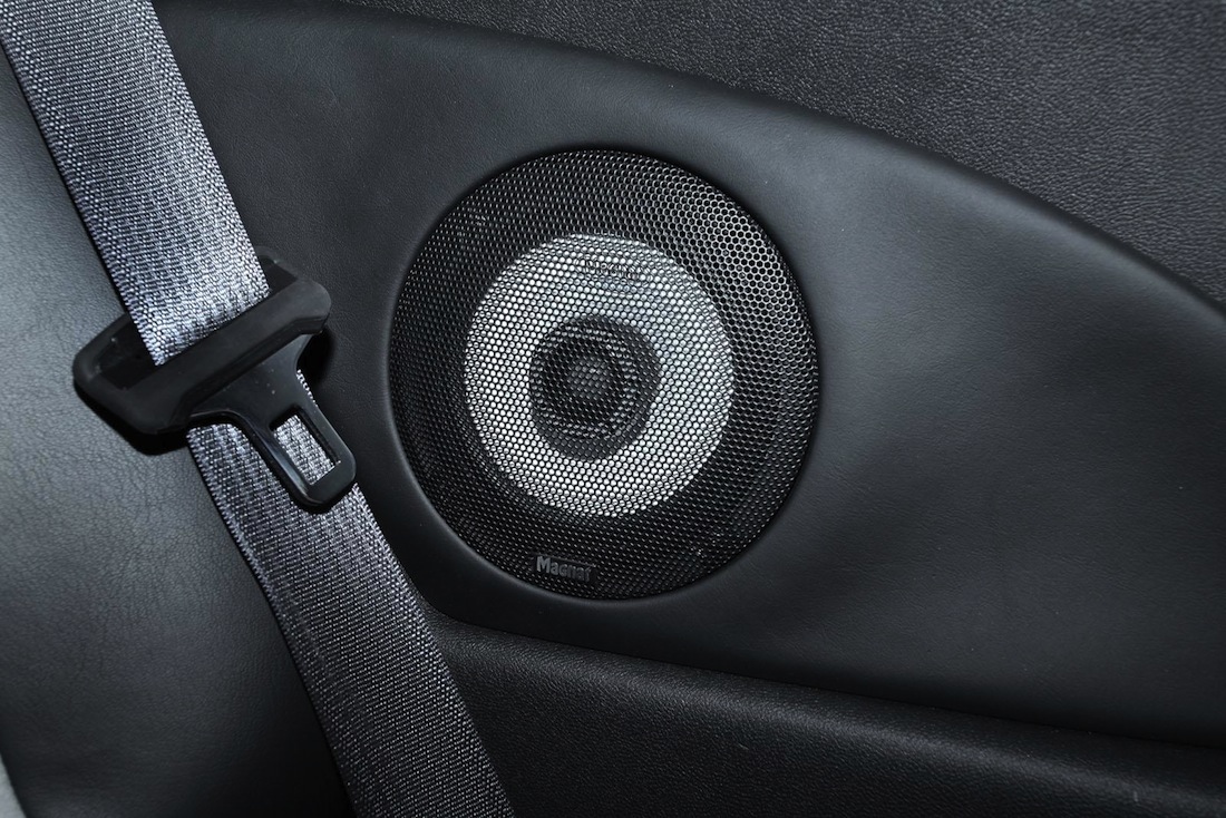 Name:  audiovoxcamaro19.jpg
Views: 3808
Size:  305.8 KB