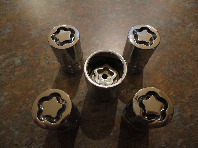 Name:  Locking Lug Nuts.jpg
Views: 342
Size:  130.2 KB