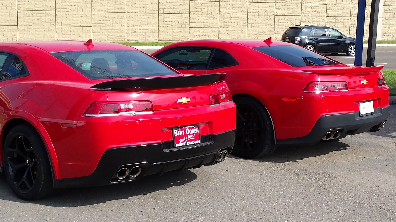 pictures of my ZL1 & a Z28 side to side diffuser - Camaro5 Chevy Camaro  Forum / Camaro ZL1, SS and V6 Forums 