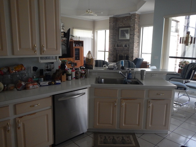 Name:  Kitchen Cabinets 003.JPG
Views: 683
Size:  153.5 KB