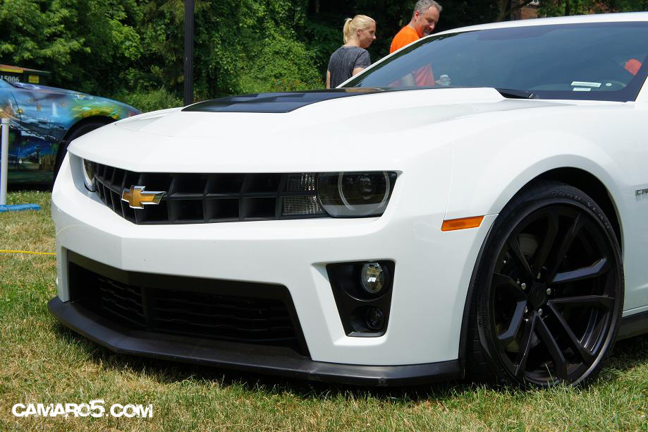 Name:  white-camaro-zl1-5.jpg
Views: 27310
Size:  214.3 KB