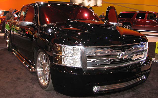 Name:  112_2006_sema_25x+2007_Orange_County_choppers_Chevrolet_sliverado+front_view.jpg
Views: 6051
Size:  58.7 KB